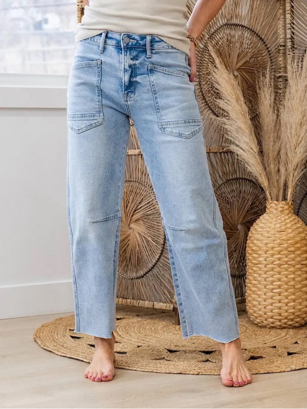 VERVET LETTIE LIGHT ACID WASH BARREL JEANS - SIZE 24